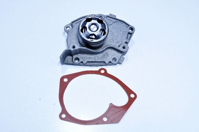 Помпа, водяной насос RENAULT Megane/Laguna/Trafic 1.8/2.0L+1.9DCI 01-> RENAULT 7701 479 043 7701479043 Renault