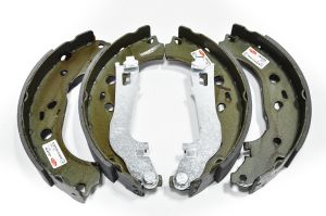 Комлект тормозных накладок LS1979 Delphi