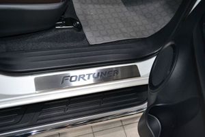 TOYOTA FORTUNER 2017- Накладки на пороги RUSSTAL (нерж., шлиф) TOYFR17-02 toyfr1702 Russtal