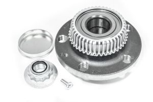 Комплект подшипника ступицы колеса R157.20 Snr