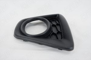 Окантовка противотуманной фары правая Mazda CX-5 1 2011-2015 oem1457r O.E.M.