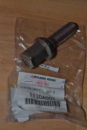 Болт шкива коленвала ЦЕНТРАЛЬНЫЙ 1130A007 Mitsubishi