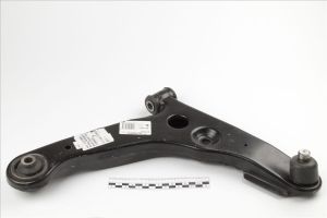 Рычаг подвески правый передний A212909020 Chery