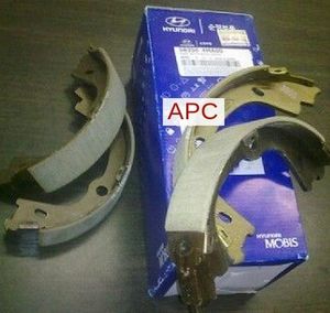 Комплект тормозных колодок (4 шт) 583504HA00 Hyundai-Kia