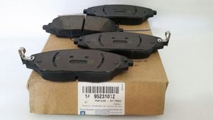 Тормозные колодки передние 95231012 General Motors