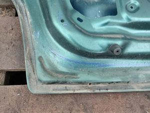 Б/у  64401-05060 крышка багажника Toyota Avensis 1999 AT220L, седан 4AFE    У нас есть видеообзор то bu3a151824 Б/У запчасти