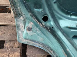 Б/у  64401-05060 крышка багажника Toyota Avensis 1999 AT220L, седан 4AFE    У нас есть видеообзор то bu3a151824 Б/У запчасти