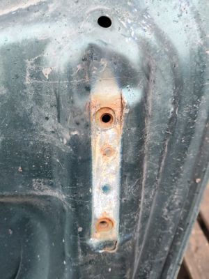 Б/у  64401-05060 крышка багажника Toyota Avensis 1999 AT220L, седан 4AFE    У нас есть видеообзор то bu3a151824 Б/У запчасти