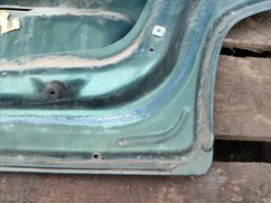 Б/у  64401-05060 крышка багажника Toyota Avensis 1999 AT220L, седан 4AFE    У нас есть видеообзор то bu3a151824 Б/У запчасти