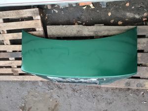 Б/у  64401-05060 крышка багажника Toyota Avensis 1999 AT220L, седан 4AFE    У нас есть видеообзор то bu3a151824 Б/У запчасти