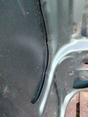 Б/у  64401-05060 крышка багажника Toyota Avensis 1999 AT220L, седан 4AFE    У нас есть видеообзор то bu3a151824 Б/У запчасти