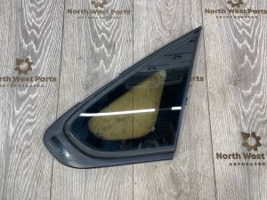 Б/у  83300-EW000 Стекло кузовное глухое Nissan Almera 2013 Седан K4M   Прав. by9l40459 Б/У запчасти