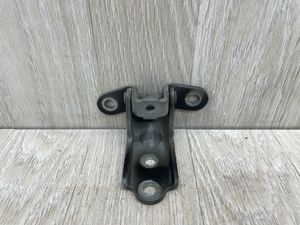 Б/у  793102E000 Петля двери Kia Ceed  ED   Перед. Лев. Петля двери передняя левая верхняя Kia Ceed E by6j38618 Б/У запчасти