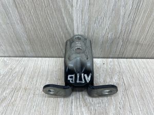 Б/у  793102E000 Петля двери Kia Ceed  ED   Перед. Лев. Петля двери передняя левая верхняя Kia Ceed E by6j38618 Б/У запчасти