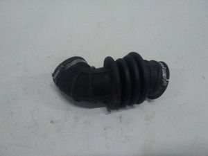 Б/У AV619C623GA Патрубок воздушного фильтра Ford Focus 2010-2015 3 PNDA by7c22955 Б/У запчасти