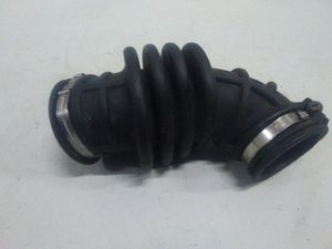 Б/У AV619C623GA Патрубок воздушного фильтра Ford Focus 2010-2015 3 PNDA by7c22955 Б/У запчасти