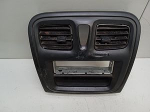 Б/У 682602327R Рамка магнитолы Renault Logan 2017 2, L8 1.6 by7c110953 Б/У запчасти