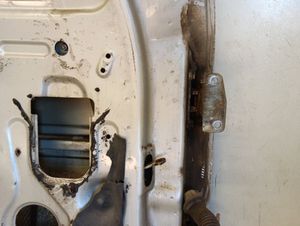 Б/у  6001012 Дверь передняя левая Iran Khodro Samand 2008  1,6    Иран Ходро Саманд\n\nУ нас есть ви by7c346500 Б/У запчасти