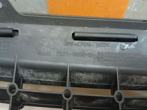 Б/у  1509302 Решетка радиатора Ford Mondeo 2010 4 1,6    До 2010 года by7c408831 Б/У запчасти