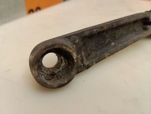 Б/у  9831025040 Поводок стеклоочистителя передний Hyundai Accent 2000 2 1,5   Лев. Поводок дворника by7c416027 Б/У запчасти