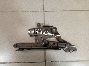 Б/у  41617286343 Петля капота левая BMW 1-Series, 2-Series, 3-Series, 4-Series  F20, F21, F22, F87, bu4a95793 Б/У запчасти