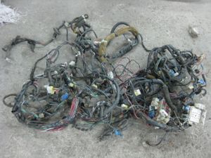 Б/у  2401071J00 Проводка салона Nissan Primera P10  1991 GA16 1,6 МКПП Артикул: 7930616 OEM: 2401071 by5k7930616 Б/У запчасти