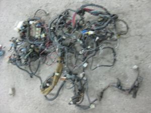 Б/у  2401071J00 Проводка салона Nissan Primera P10  1991 GA16 1,6 МКПП Артикул: 7930616 OEM: 2401071 by5k7930616 Б/У запчасти