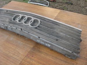 Б/у  44385365501C Решетка радиатора Audi 100  1984 WC 2,0 МКПП Артикул: 8823076 OEM: 44385365501C  4 by5k8823076 Б/У запчасти