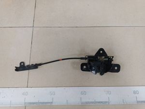 Б/у  81130B2000 Замок капота Kia Soul (PS) 2014> Деталь демонтирована с автомобиля  Kia Soul  . Год by8g828906 Б/У запчасти