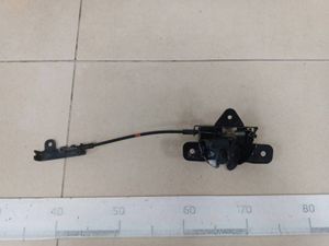 Б/у  81130B2000 Замок капота Kia Soul (PS) 2014> Деталь демонтирована с автомобиля  Kia Soul  . Год by8g828906 Б/У запчасти