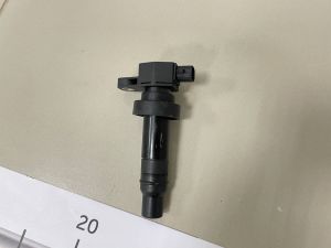 Б/у  273012B010 Катушка зажигания Kia Rio 4 (FB) 2017> аналог, деталь демонтирована с автомобиля Kia BY8G755503 Б/У запчасти