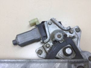 Б/у  8340107011 Стеклоподъемник электр. задний левый Kia Picanto (BA) 2005-2011 С моторчиком. 2 конт by8g450643 Б/У запчасти