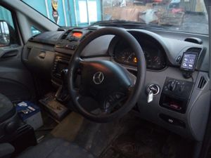 Б/у  A6398200256 Подсветка номера Mercedes Vito (W639) (2003-2014) 2004 Микроавтобус 6МКПП Хорошее. by9a470584 Б/У запч�асти