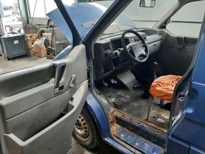 Б/У 701805563G Рамка капота VolkswagenTransporter (T4) (1990-2003) by9g1441084 Б/У запчасти