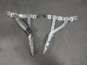 Б/у  8F0827302B Петля крышки (двери) багажника Audi S5 B8 (2007-2016) 2014 bu6ap15217180 Б/У запчасти