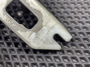 Б/у  8F0827302B Петля крышки (двери) багажника Audi S5 B8 (2007-2016) 2014 bu6ap15217180 Б/У запчасти
