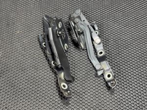 Б/у  8F0827302B Петля крышки (двери) багажника Audi S5 B8 (2007-2016) 2014 bu6ap15217180 Б/У запчасти