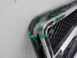 Б/у  Решетка радиатора  повреждён хром, трещины, нет куска
Решетка радиатора Mercedes G-Classe W463 by5h648010 Б/У запчасти