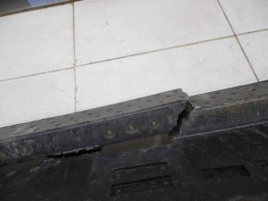 Б/у  85090EM30B Наполнитель заднего бампера NISSAN Tiida (C11) 2007-2014 дефект на фото by7a213734 Б/У запчасти