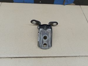 Б/у  824204EA0A Петля двери NISSAN Juke (F15) 2011> ПЕРЕДНЕЙ ЛЕВОЙ НИЖНЯЯ by7a414338 Б/У запчасти